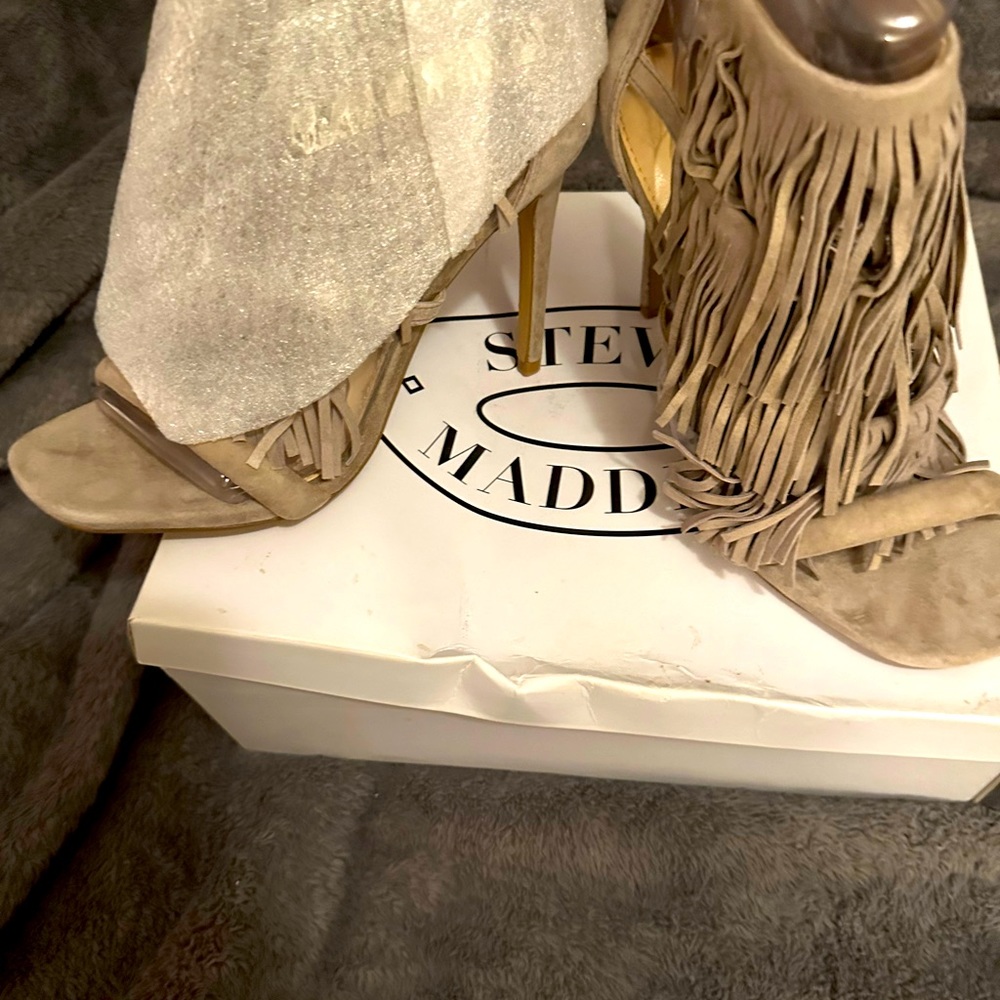 Steve Madden Suede Fringe Sandals